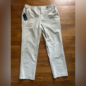 Stylish Men's Khaki Chinos